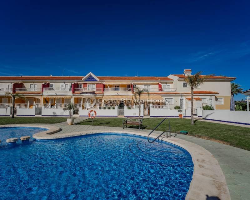 3 bedroom Townhouse for sale in Ciudad Quesada with pool - € 235,000 (Ref: 9420578)