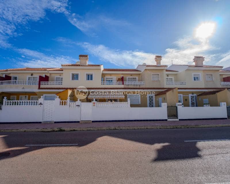 3 bedroom Townhouse for sale in Ciudad Quesada with pool - € 235,000 (Ref: 9420578)