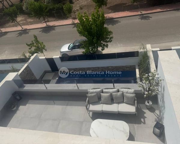 3 soveværelse Semi-Rækkehus til salg i Santiago de la Ribera, San Javier med swimmingpool - € 699.900 (Ref: 9420579)