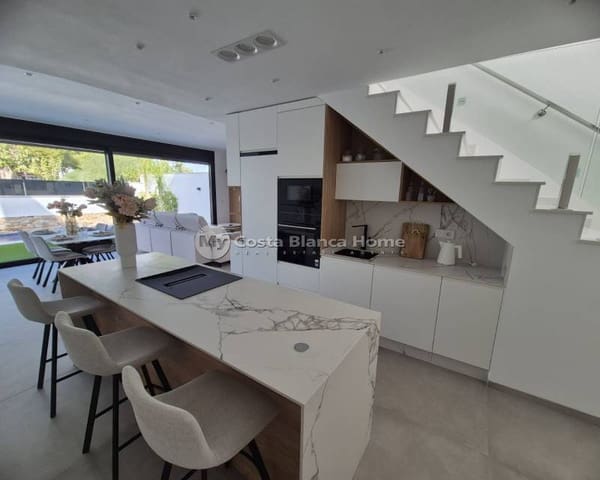 3 soveværelse Semi-Rækkehus til salg i Santiago de la Ribera, San Javier med swimmingpool - € 699.900 (Ref: 9420579)