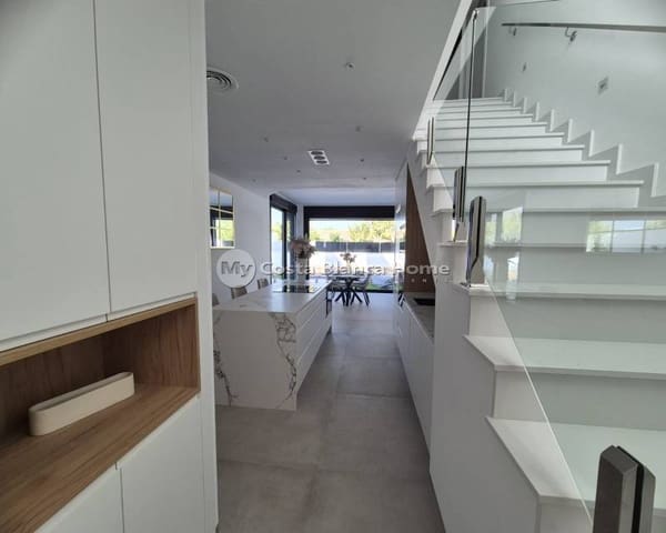 3 soveværelse Semi-Rækkehus til salg i Santiago de la Ribera, San Javier med swimmingpool - € 699.900 (Ref: 9420579)