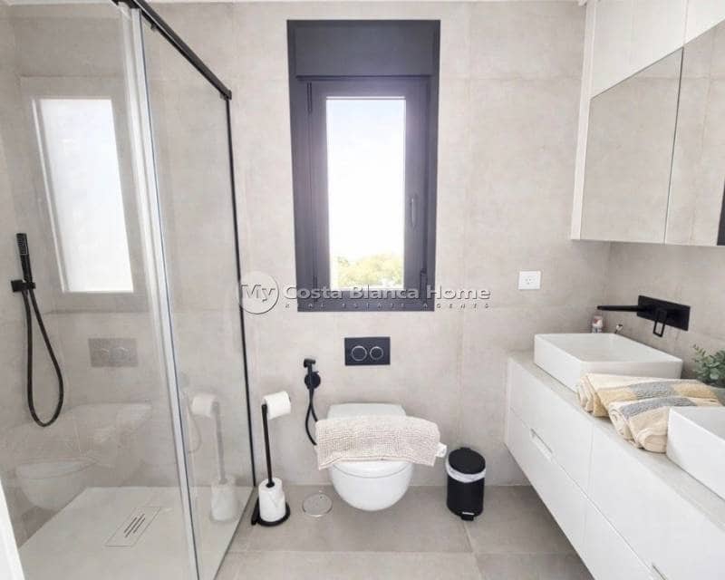 3 soverom Kjedet enebolig til salgs i Santiago de la Ribera med svømmebasseng - € 699 900 (Ref: 9420579)