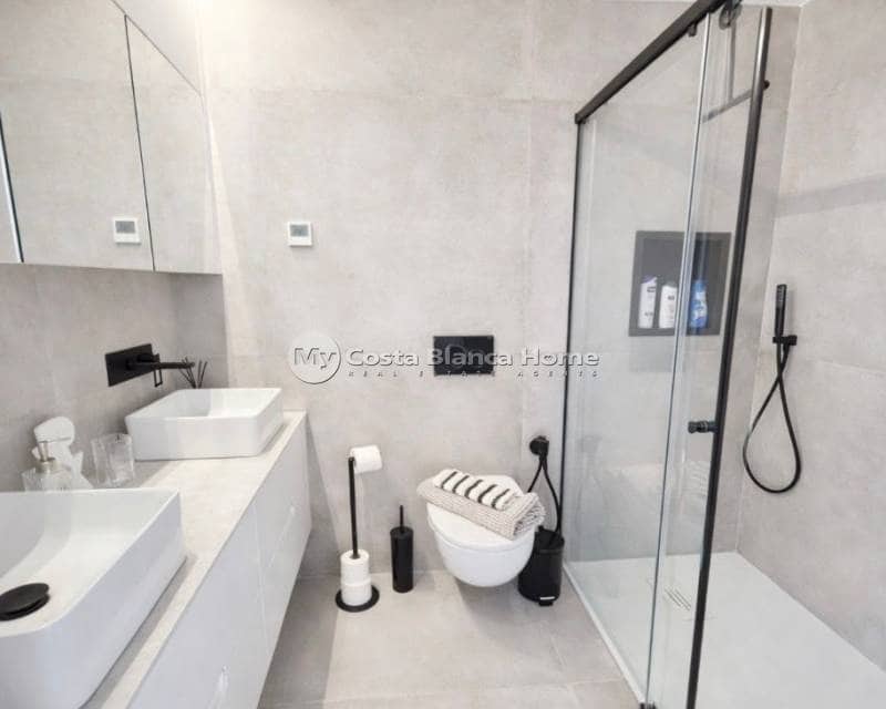 3 soverom Kjedet enebolig til salgs i Santiago de la Ribera med svømmebasseng - € 699 900 (Ref: 9420579)