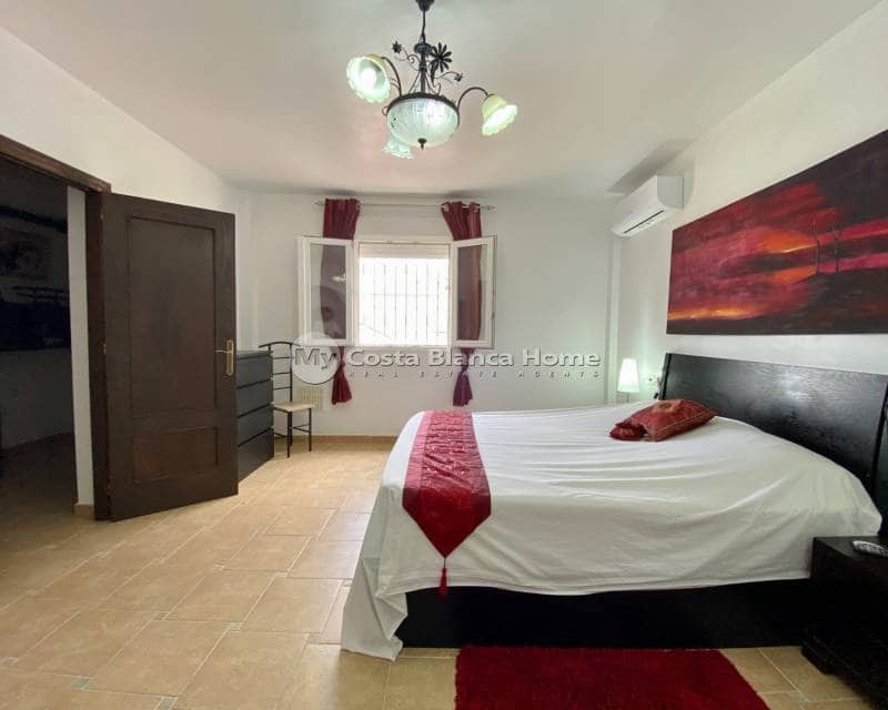 3 Zimmer Villa zu verkaufen in Algorfa mit Pool - 599.990 € (Ref: 9420586)