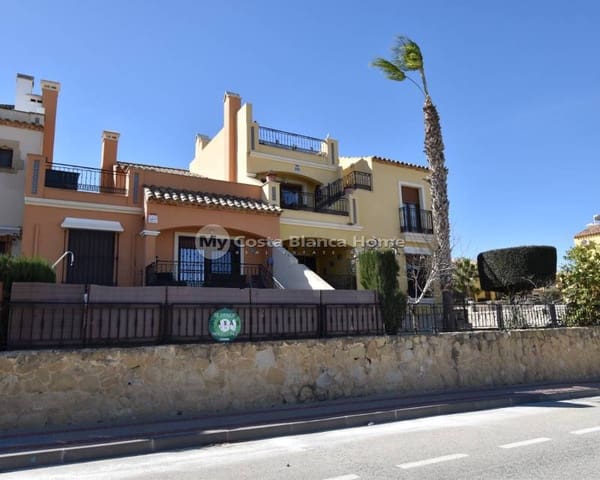 3 bedroom Townhouse for sale in Algorfa with pool - € 195,000 (Ref: 9420587)