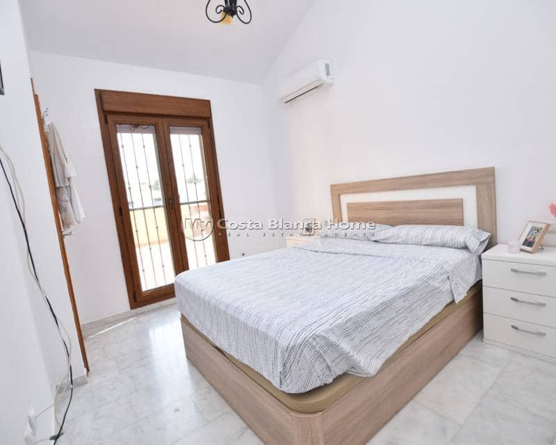 Casa de 3 habitaciones en Algorfa en venta con piscina - 195.000 € (Ref: 9420587)