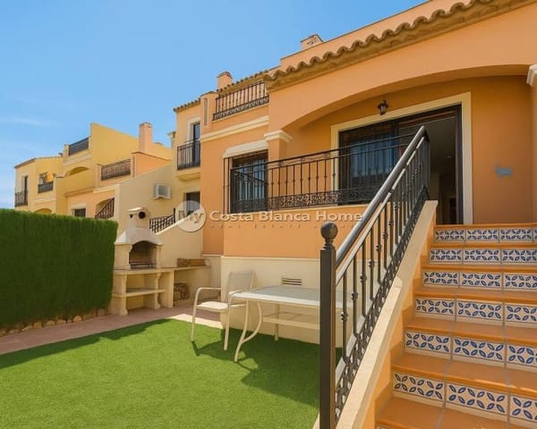 3 bedroom Townhouse for sale in Algorfa with pool - € 195,000 (Ref: 9420587)