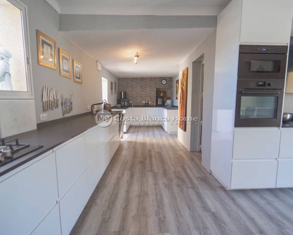 6 soveværelse Finca/Landehus til salg i Los Montesinos med swimmingpool - € 795.000 (Ref: 9420591)