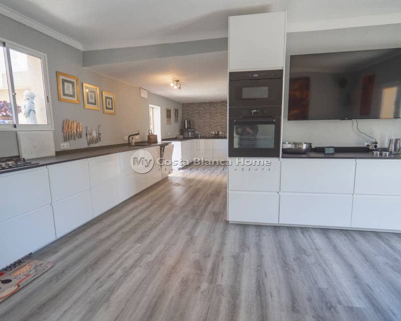 6 bedroom Finca/Country House for sale in Los Montesinos with pool - € 795,000 (Ref: 9420591)