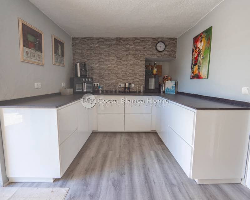 6 bedroom Finca/Country House for sale in Los Montesinos with pool - € 795,000 (Ref: 9420591)