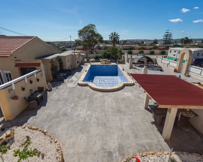 6 bedroom Finca/Country House for sale in Los Montesinos with pool - € 795,000 (Ref: 9420591)