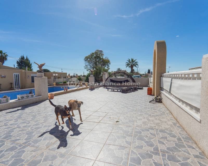 6 bedroom Finca/Country House for sale in Los Montesinos with pool - € 795,000 (Ref: 9420591)