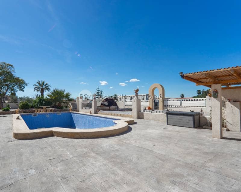 6 bedroom Finca/Country House for sale in Los Montesinos with pool - € 795,000 (Ref: 9420591)