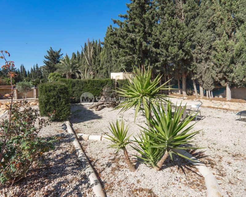 6 bedroom Finca/Country House for sale in Los Montesinos with pool - € 795,000 (Ref: 9420591)