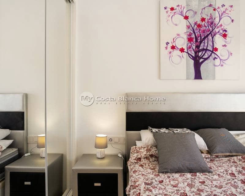 2 soveværelse Lejlighed til salg i Dona Pepa med swimmingpool - € 270.000 (Ref: 9420594)