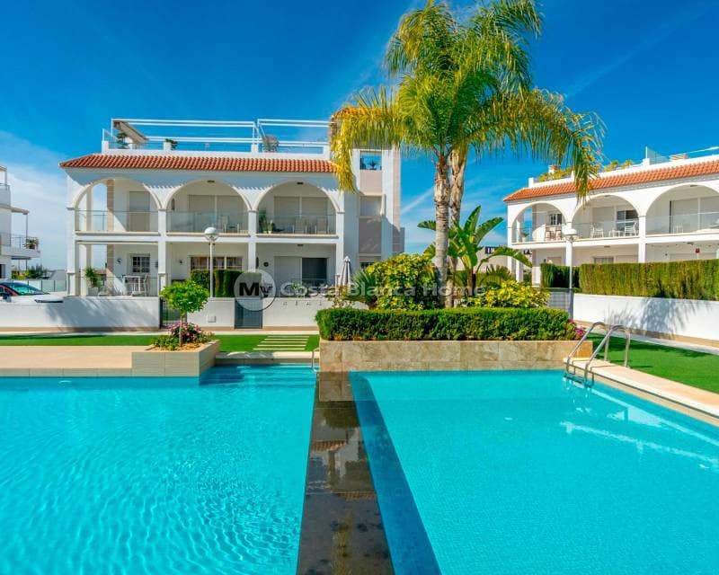 2 soveværelse Lejlighed til salg i Dona Pepa med swimmingpool - € 270.000 (Ref: 9420594)