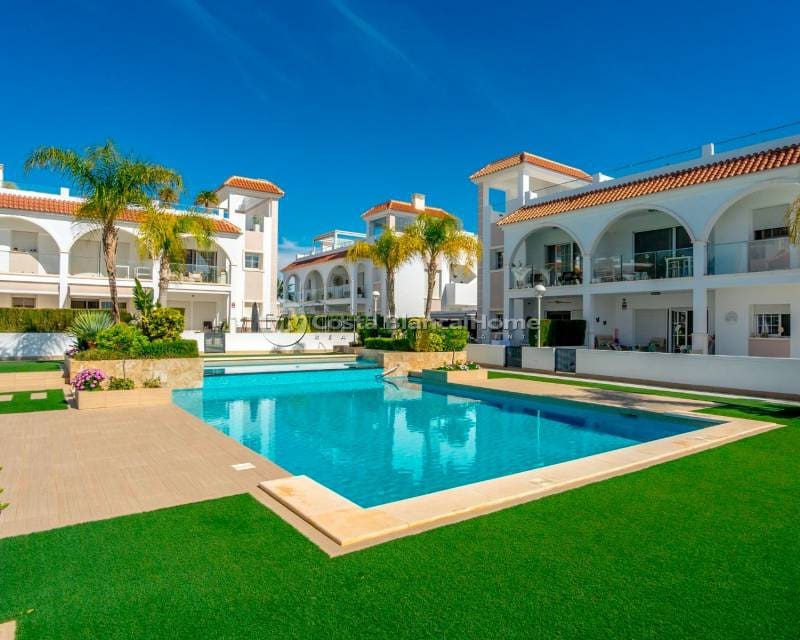 2 soveværelse Lejlighed til salg i Dona Pepa med swimmingpool - € 270.000 (Ref: 9420594)