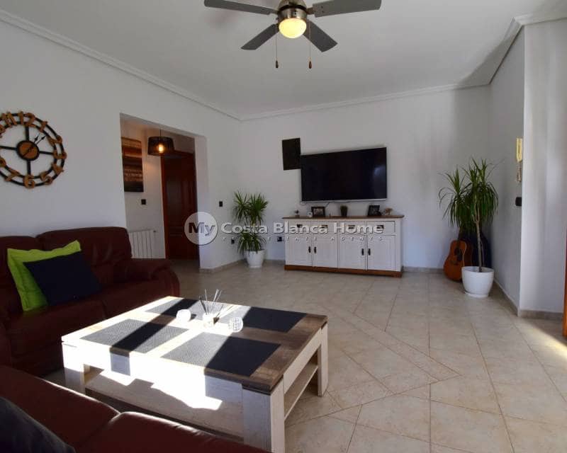 4 soverom Kjedet enebolig til salgs i Los Balcones med svømmebasseng - € 445 000 (Ref: 9420595)