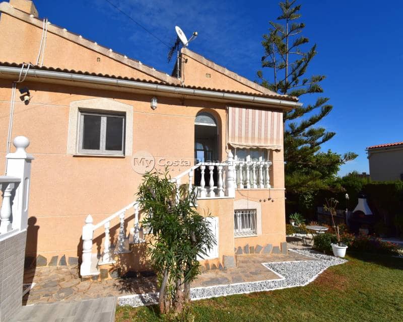 4 soverom Kjedet enebolig til salgs i Los Balcones med svømmebasseng - € 445 000 (Ref: 9420595)