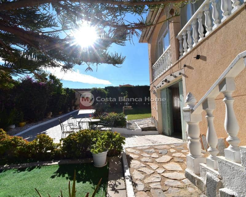 4 soverom Kjedet enebolig til salgs i Los Balcones med svømmebasseng - € 445 000 (Ref: 9420595)