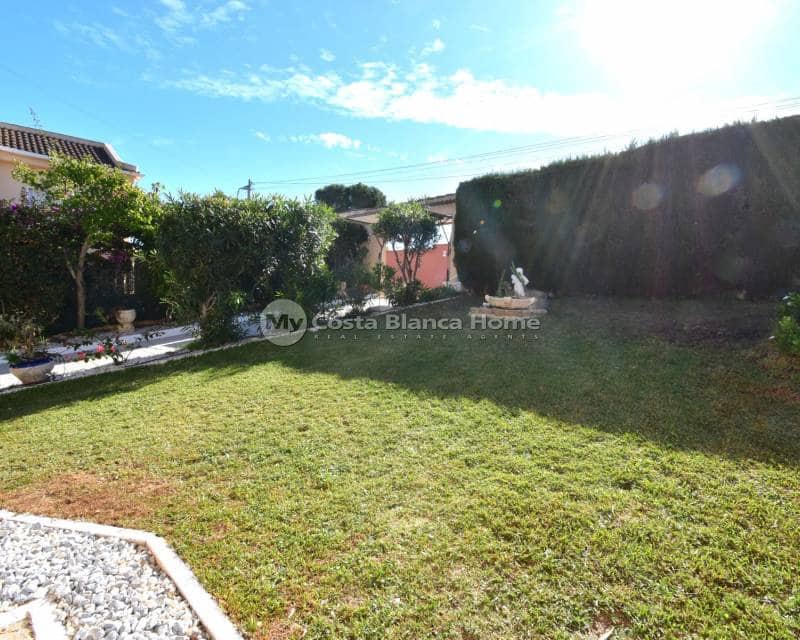 4 soverom Kjedet enebolig til salgs i Los Balcones med svømmebasseng - € 445 000 (Ref: 9420595)