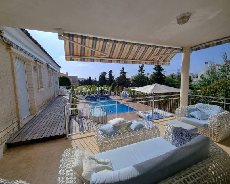 5 sovrum Villa till salu i La Mata med pool - 1 170 000 € (Ref: 9420596)