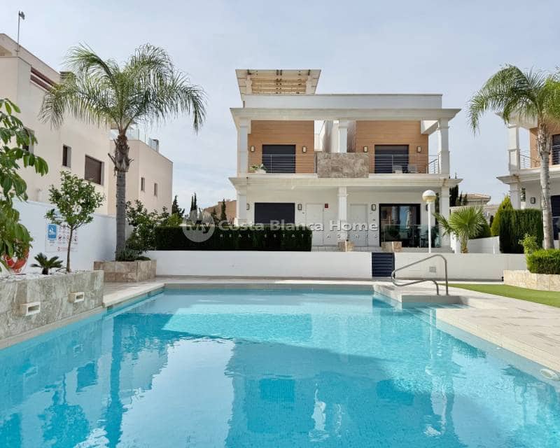 3 quarto Casa em Banda para venda em Ciudad Quesada com piscina - 340 000 € (Ref: 9420597)