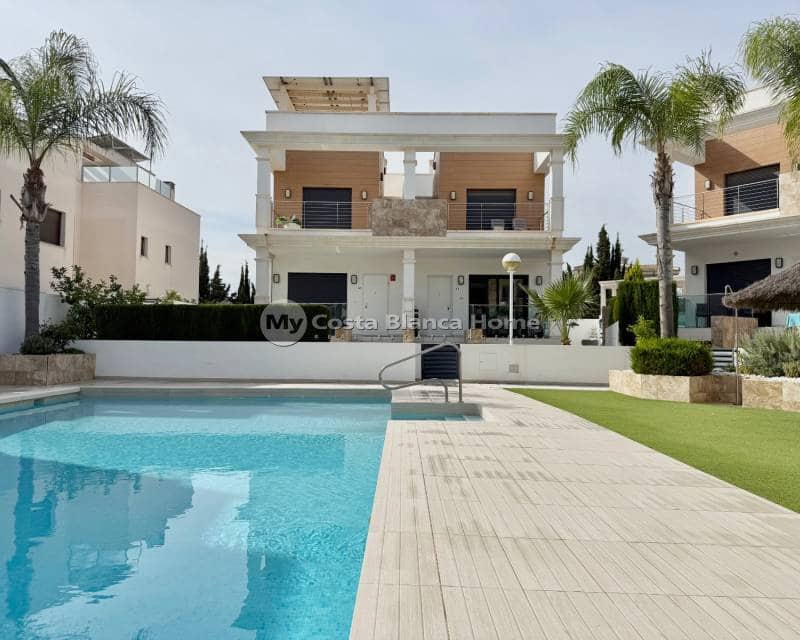 3 quarto Casa em Banda para venda em Ciudad Quesada com piscina - 340 000 € (Ref: 9420597)