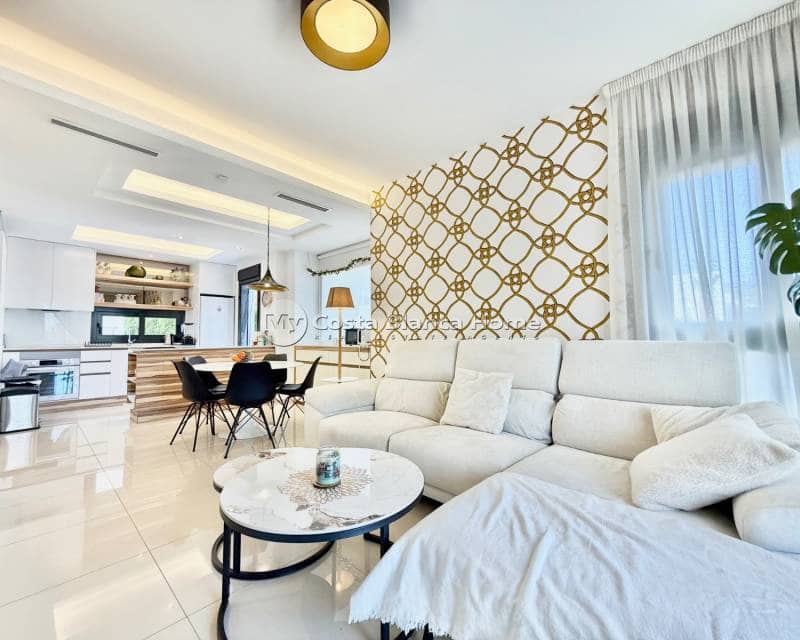 3 quarto Casa em Banda para venda em Ciudad Quesada com piscina - 340 000 € (Ref: 9420597)