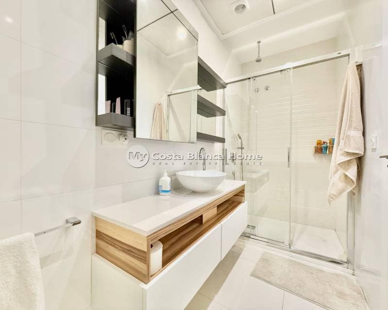 3 quarto Casa em Banda para venda em Ciudad Quesada com piscina - 340 000 € (Ref: 9420597)