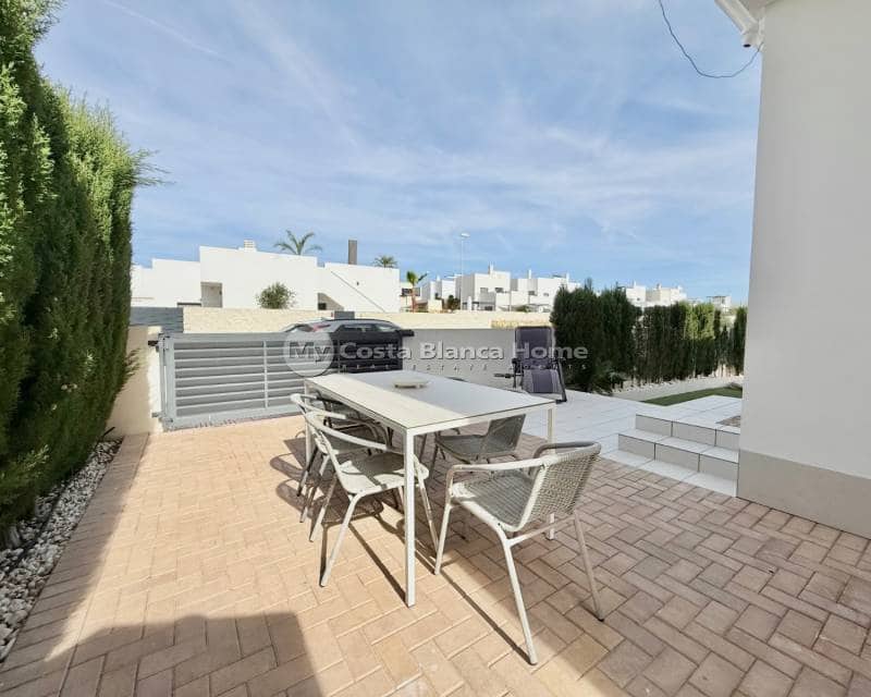 3 quarto Casa em Banda para venda em Ciudad Quesada com piscina - 340 000 € (Ref: 9420597)