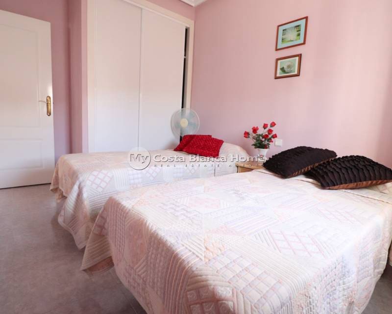 3 bedroom Finca/Country House for sale in Catral with pool - € 330,000 (Ref: 9420600)