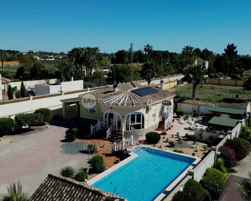 3 slaapkamer Villa te koop in Catral met zwembad - € 365.000 (Ref: 9420601)