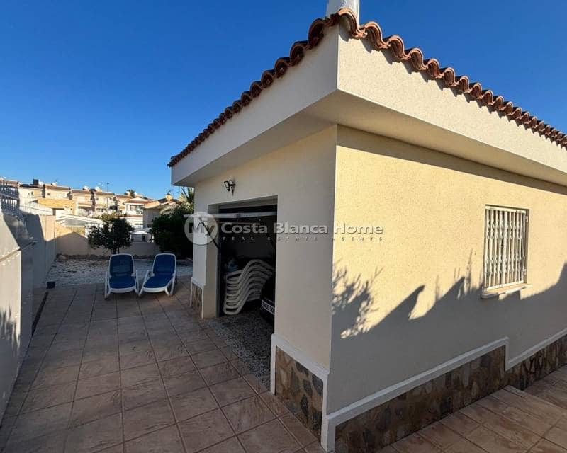 5 bedroom Villa for sale in Ciudad Quesada with pool - € 595,000 (Ref: 9420602)