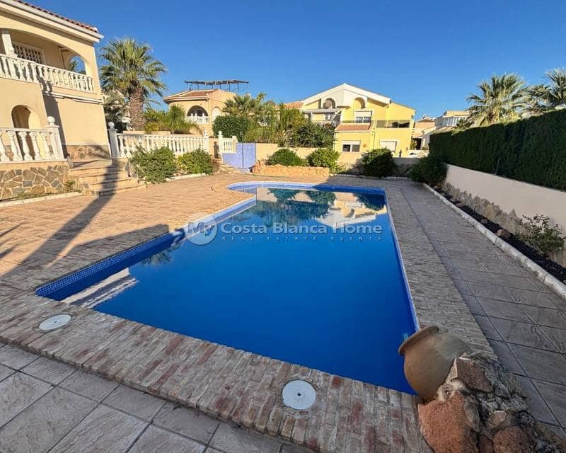 5 bedroom Villa for sale in Ciudad Quesada with pool - € 595,000 (Ref: 9420602)