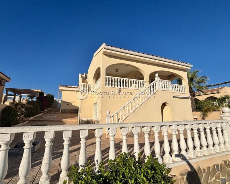 5 bedroom Villa for sale in Ciudad Quesada with pool - € 595,000 (Ref: 9420602)