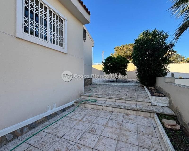 5 bedroom Villa for sale in Ciudad Quesada with pool - € 595,000 (Ref: 9420602)