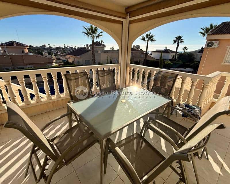 5 bedroom Villa for sale in Ciudad Quesada with pool - € 595,000 (Ref: 9420602)