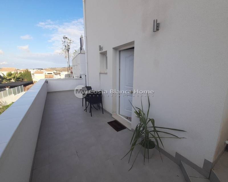 6 bedroom Villa for sale in Ciudad Quesada with pool - € 685,000 (Ref: 9420603)