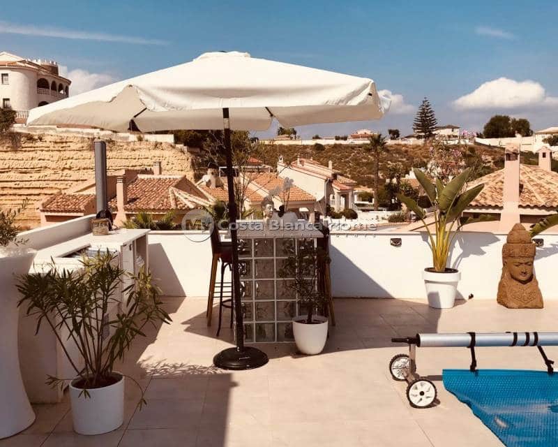 6 bedroom Villa for sale in Ciudad Quesada with pool - € 685,000 (Ref: 9420603)