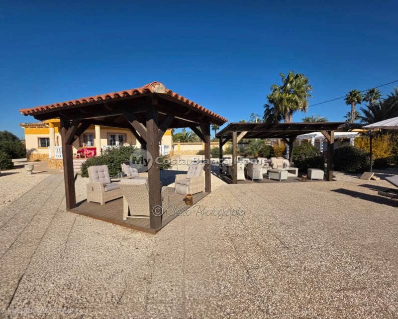 4 sypialnia Willa na sprzedaż w Catral z basenem - 385 000 € (Ref: 9452441)