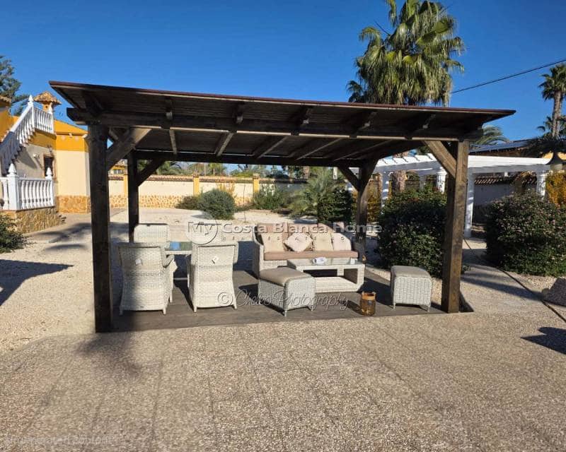 4 sypialnia Willa na sprzedaż w Catral z basenem - 385 000 € (Ref: 9452441)