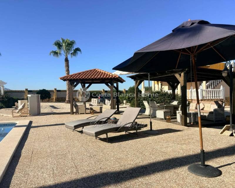 4 sypialnia Willa na sprzedaż w Catral z basenem - 385 000 € (Ref: 9452441)