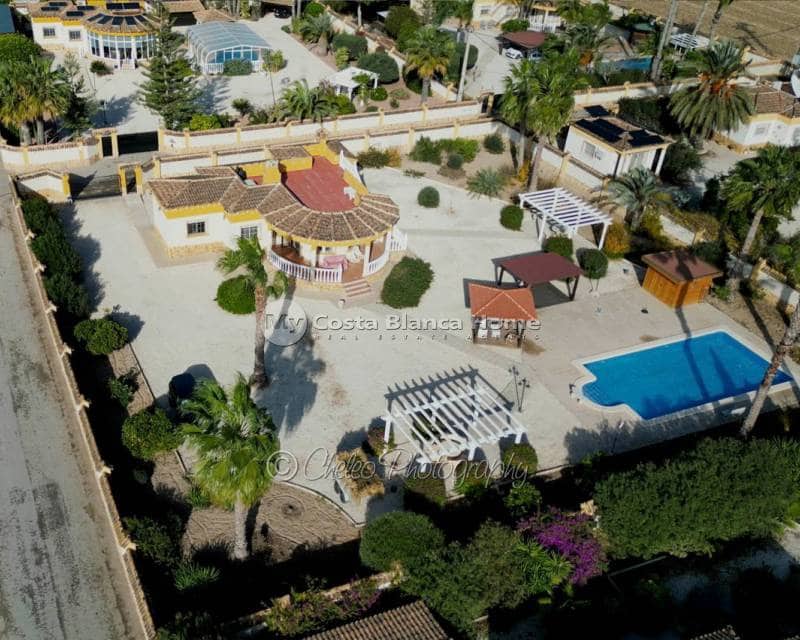 4 sypialnia Willa na sprzedaż w Catral z basenem - 385 000 € (Ref: 9452441)