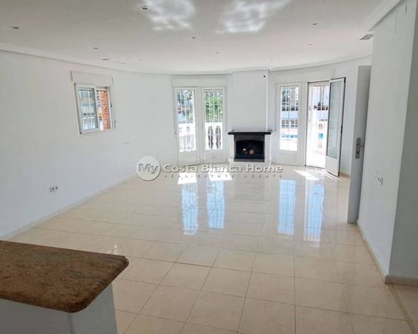 3 bedroom Finca/Country House for sale in Catral with pool - € 430,000 (Ref: 9668255)