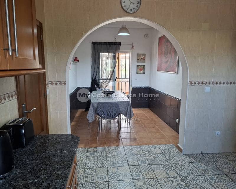 5 soveværelse Villa til salg i Catral med swimmingpool - € 449.995 (Ref: 9699859)