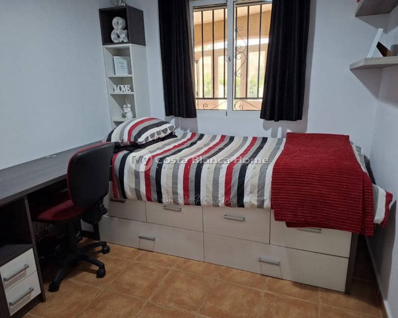 5 soveværelse Villa til salg i Catral med swimmingpool - € 449.995 (Ref: 9699859)