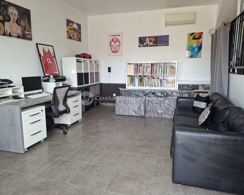 5 soveværelse Villa til salg i Catral med swimmingpool - € 449.995 (Ref: 9699859)