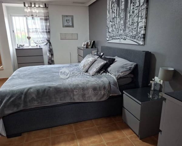 5 bedroom Villa for sale in Catral with pool - € 449,995 (Ref: 9699859)