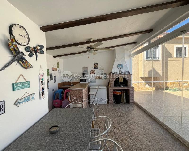 5 soveværelse Villa til salg i Catral med swimmingpool - € 449.995 (Ref: 9699859)